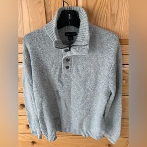 Lands End mens’ collared beige sweater Med